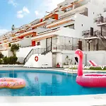 Sea View, 5min Beach, Wifi, Pool, Center, Dolphin Excursions, Kids Friendly شقة